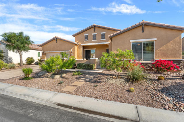 38756 Camino Aguacero, Indio CA: https://media.crmls.org/mediaz/509cb17d-750c-4a3b-9a49-a28b230bb25b.jpg