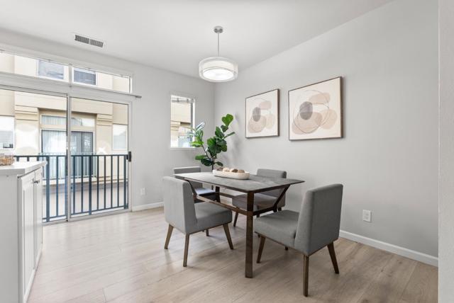 150 Holly Court, Mountain View CA: https://media.crmls.org/mediaz/509cd151-2165-42d1-b59e-bb6894609103.jpg