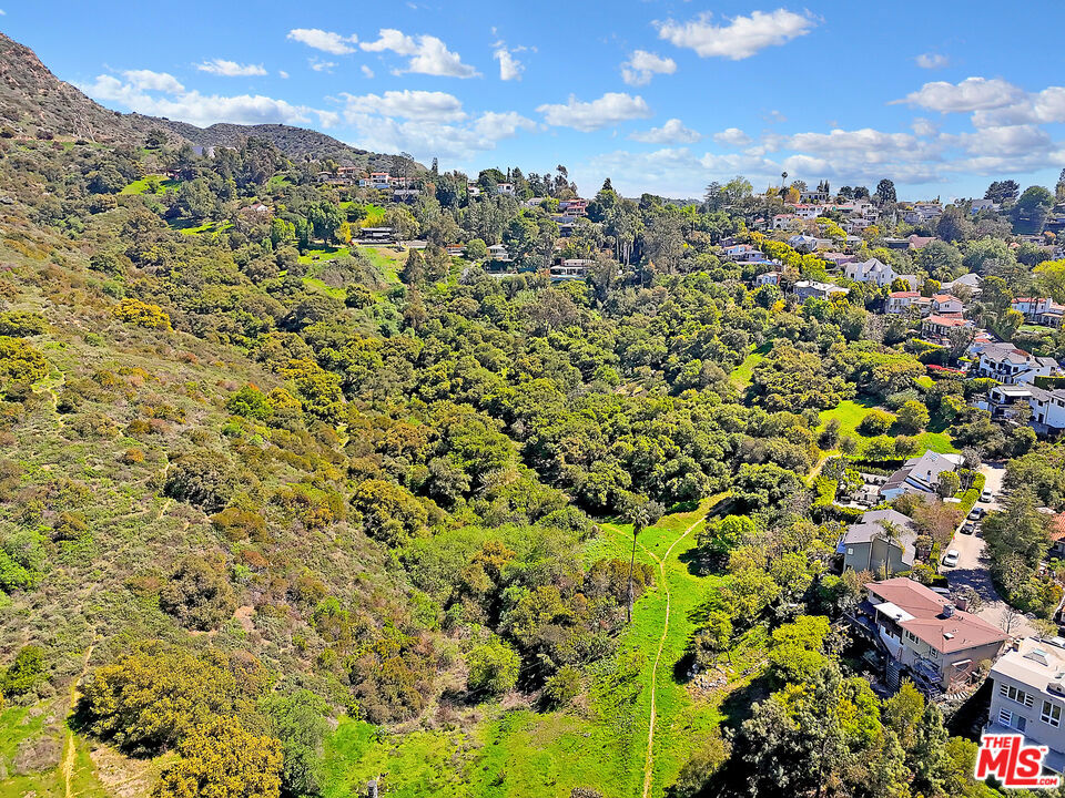 https://media.crmls.org/mediaz/509db855-cd76-41b5-9dd3-88bb70aa9ea8.jpg?preset=X-Large