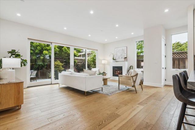 910 Cedar Street, Berkeley CA: https://media.crmls.org/mediaz/509e4524-36fa-426e-adc5-45353e658f8d.jpg