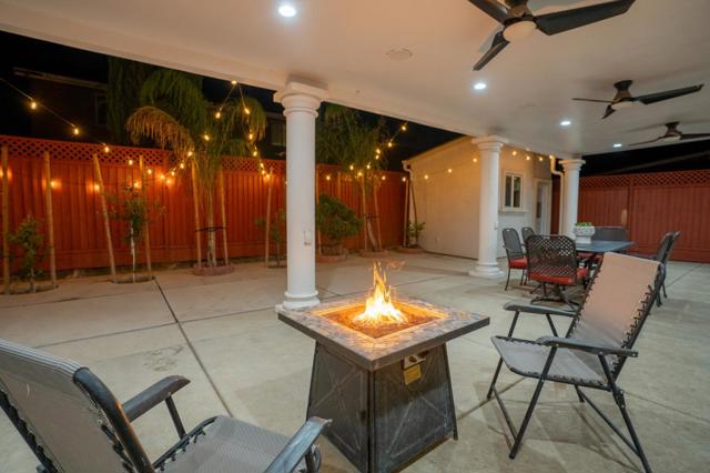 2385 N Mountainside Drive, Los Banos CA: https://media.crmls.org/mediaz/509ec540-a681-4b85-b8d0-2b9c1100bb0a.jpg