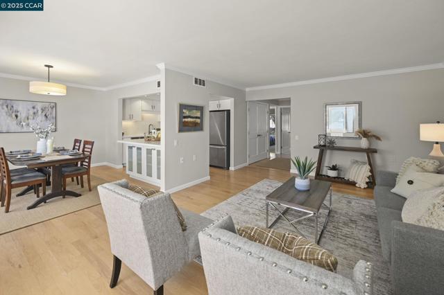 2000 Golden Rain Road, Walnut Creek CA: https://media.crmls.org/mediaz/509f0ece-4dd1-4055-88a1-13f00176a0ec.jpg