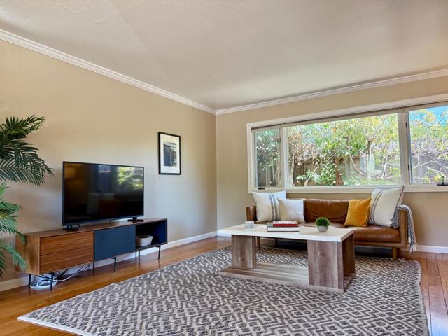 3767 Cass Way, Palo Alto CA: https://media.crmls.org/mediaz/509f56a0-20b4-4d35-8ac5-c788a5da1940.jpg