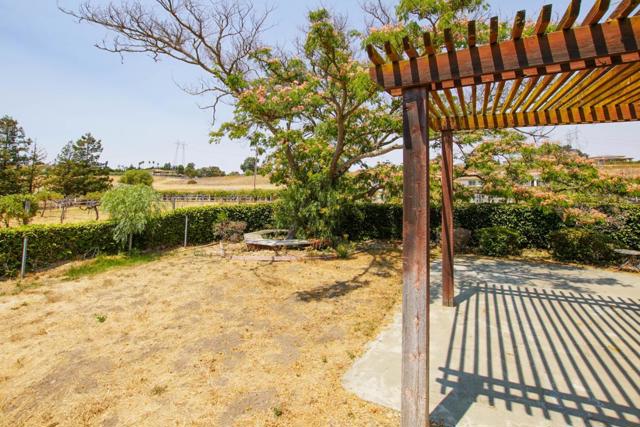 6460 Cabernet Drive, Hollister CA: https://media.crmls.org/mediaz/509f818d-1b6b-4418-b0fe-ce78685c39f0.jpg