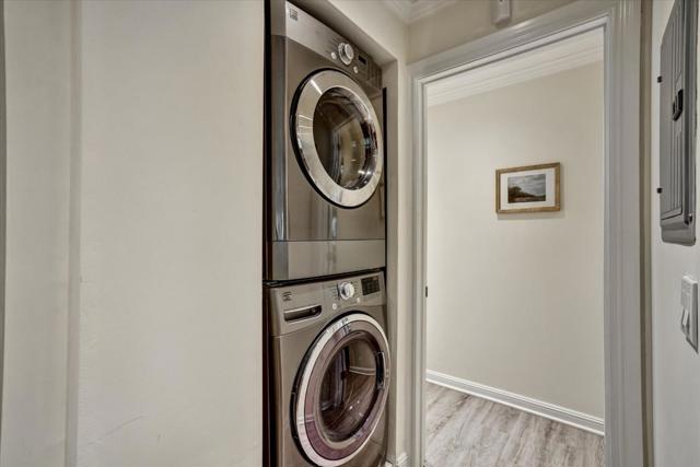 1070 Mercedes Avenue, Los Altos CA: https://media.crmls.org/mediaz/50a01842-df21-472f-a385-3d3fd68180f5.jpg