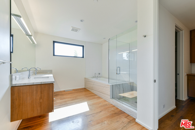 848 Milwood Avenue, Venice CA: https://media.crmls.org/mediaz/50a05a58-9b6c-4c85-aa70-4e36fce12ba8.jpg