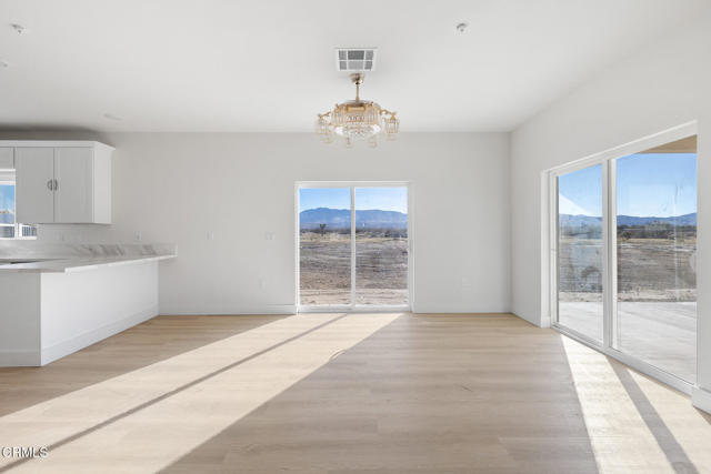 Detail Gallery Image 9 of 32 For 10824 E Avenue S, Littlerock,  CA 93543 - 4 Beds | 2 Baths