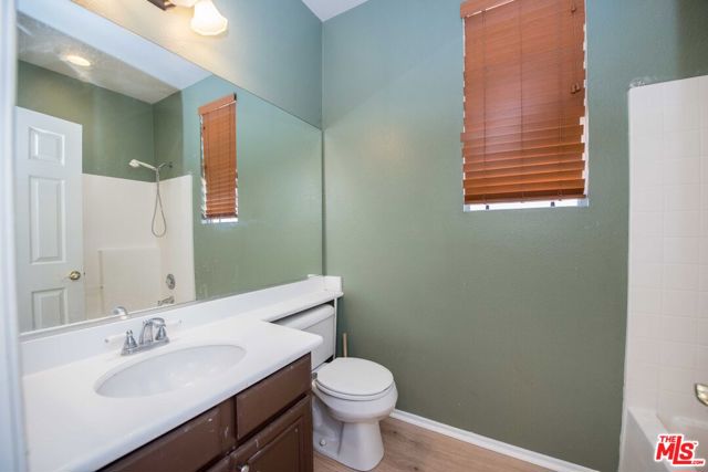 11372 Bridgeway Court, Riverside CA: https://media.crmls.org/mediaz/50a12119-09db-451d-8679-2f535b38cf1f.jpg