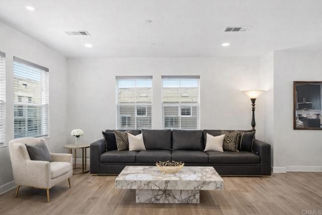 Detail Gallery Image 12 of 54 For 4336 Harbor Way, Oceanside,  CA 92056 - 3 Beds | 3/1 Baths