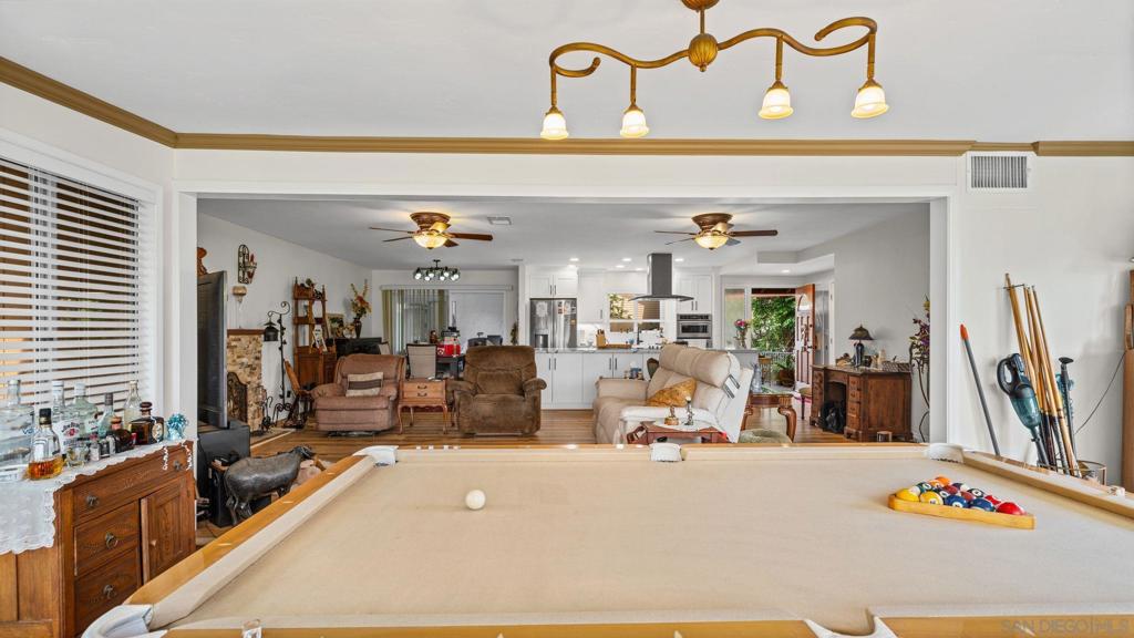 1026 La Reina - photo 14