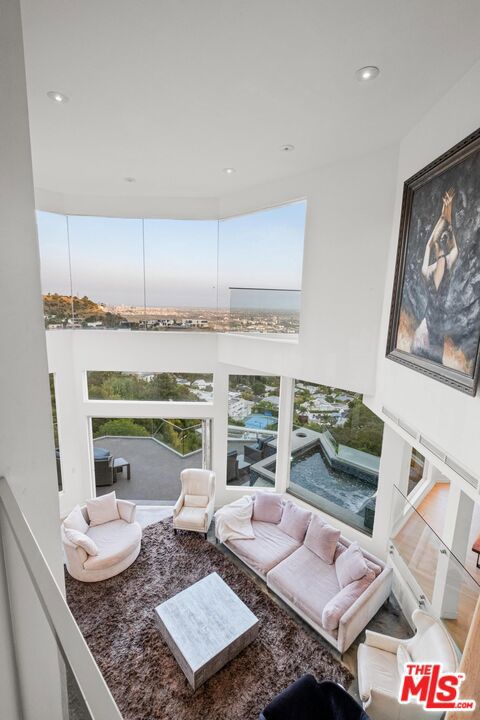 2183 Sunset Plaza Drive, Los Angeles CA: https://media.crmls.org/mediaz/50a20921-71e8-4a0c-8eb5-dd3776b548ab.jpg