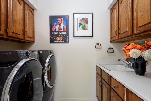 1265 Trinity Drive, Menlo Park CA: https://media.crmls.org/mediaz/50a21953-ae4c-44c0-9ed7-3c41f03fef9d.jpg