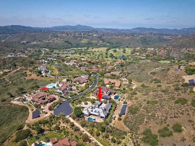 14460 Cheyenne Trl, Poway CA: https://media.crmls.org/mediaz/50a22222-6452-4b96-a63e-e6f3d232093a.jpg