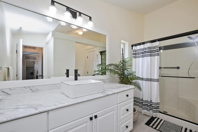 73450 Country Club Drive, Palm Desert CA: https://media.crmls.org/mediaz/50a28f83-041e-4219-9e5e-6af9928a9788.jpg