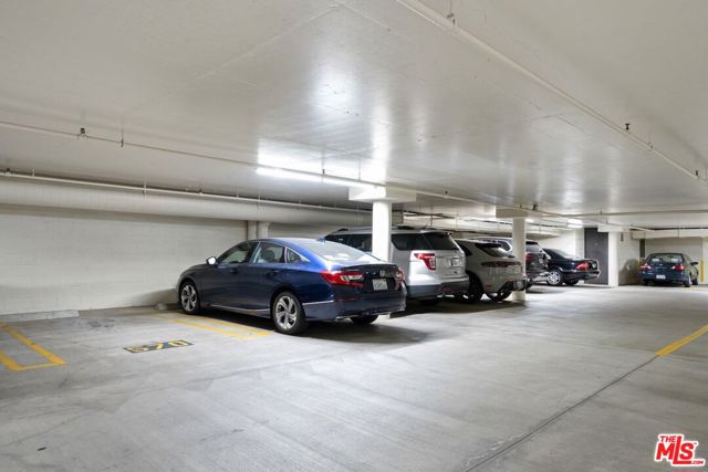 2132 Century Park Lane, Los Angeles CA: https://media.crmls.org/mediaz/50a2d08f-0614-4ad1-b391-1b94e4a7990b.jpg