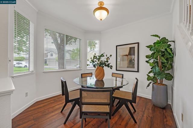 422 Sutton Cir, Danville CA: https://media.crmls.org/mediaz/50a32196-6ba7-498f-b67d-71f67205407c.jpg