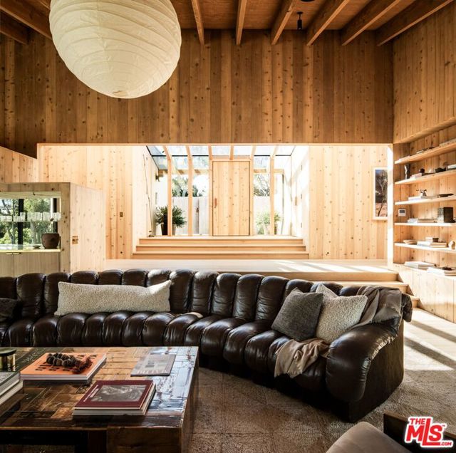 28779 Sea Ranch Way, Malibu CA: https://media.crmls.org/mediaz/50a353d3-9c4c-4d4d-bf6e-f919f4ae3f6f.jpg