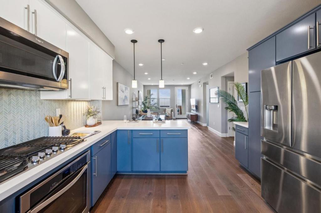 https://media.crmls.org/mediaz/50a38708-8b41-42ee-8ef7-ab77afb453c2.jpg?preset=X-Large