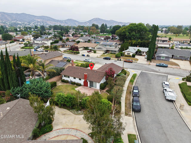 2152 Rockdale Avenue, Simi Valley CA: https://media.crmls.org/mediaz/50a4c1e6-c4cb-402c-8d20-e60297b9a892.jpg