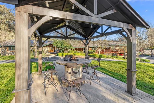 6915 Redwood Retreat Road, Gilroy CA: https://media.crmls.org/mediaz/50a5700a-8877-4cee-8a95-cc3e4cf17703.jpg