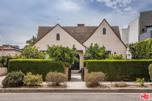 6656 Colgate Avenue, Los Angeles CA: https://media.crmls.org/mediaz/50a59b5a-815b-45ac-841c-3f6c376c0c37.jpg