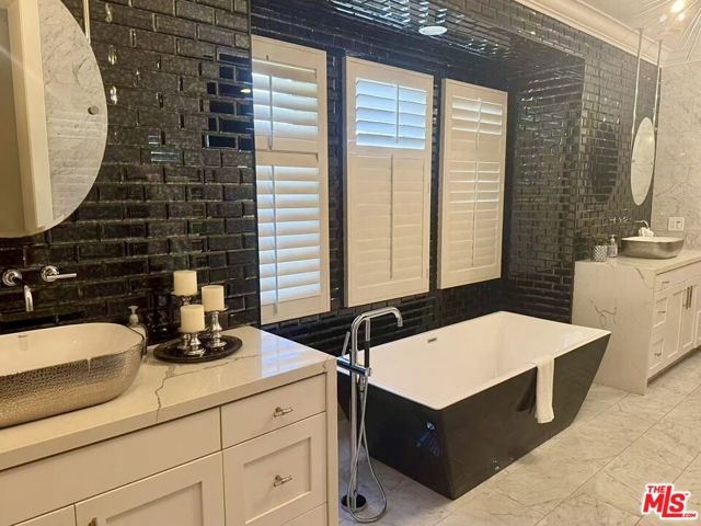 105 Via Salamanca, San Clemente CA: https://media.crmls.org/mediaz/50a5c73a-c56e-430a-a634-983cc6db97d3.jpg