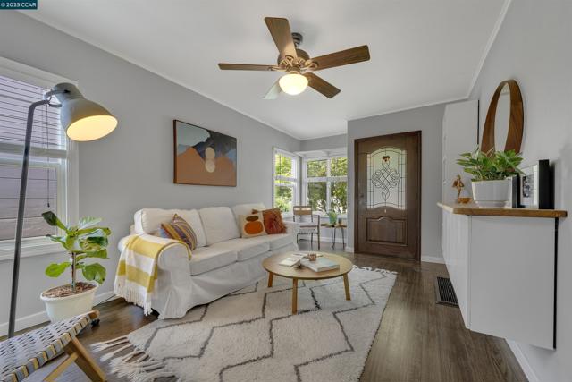 5430 Santa Cruz Ave, Richmond CA: https://media.crmls.org/mediaz/50a5c938-0be9-4dd9-bc6d-37e02630fe7e.jpg