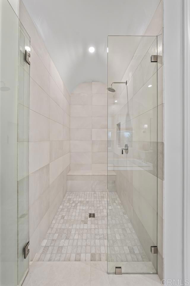 https://media.crmls.org/mediaz/50a66726-0e32-47d2-a6e8-c7156c619db8.jpg?preset=X-Large