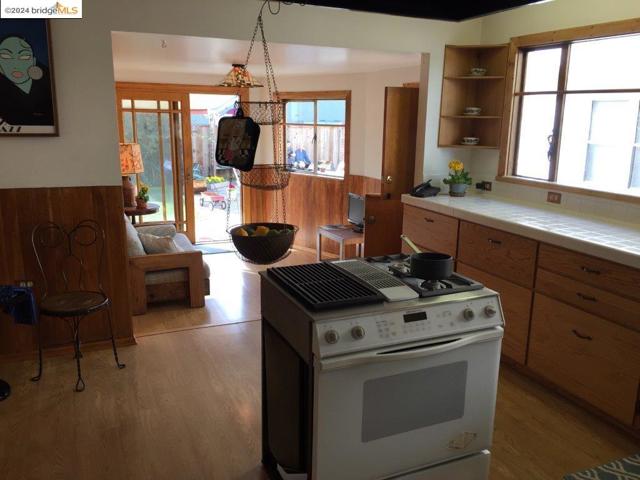 Image 42 of 46 For 986 Kains Ave
