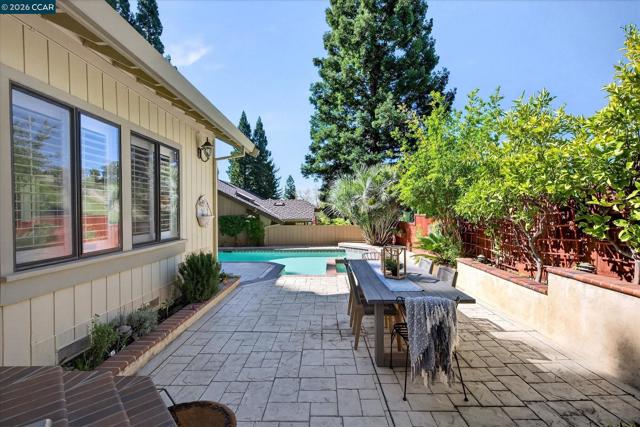 951 Redwood Dr, Danville CA: https://media.crmls.org/mediaz/50a7aeff-8041-46f3-828d-a48647081e12.jpg