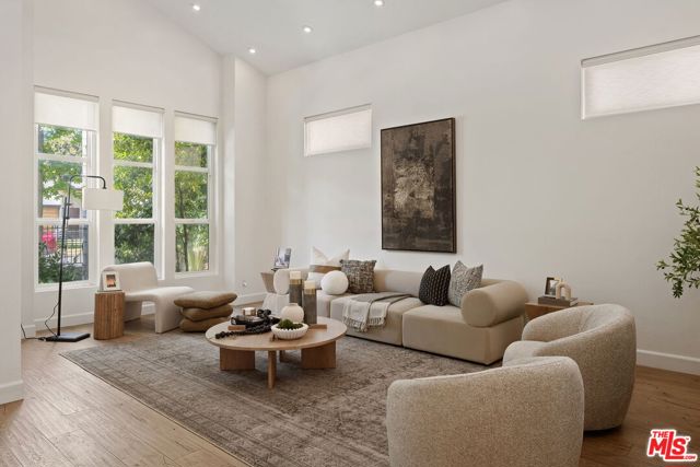 4 Bed Home for Sale in Sherman Oaks, California