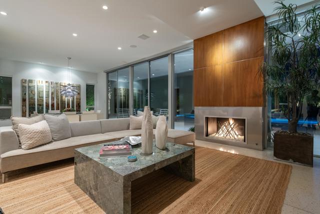 633 N Belardo Road, Palm Springs CA: https://media.crmls.org/mediaz/50a801fb-1219-4a5c-a129-f3829a2469e4.jpg