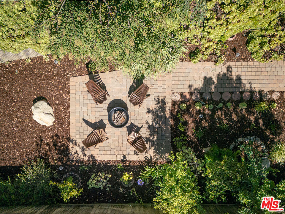https://media.crmls.org/mediaz/50a85b3d-0aa1-496a-ad66-e6df0f9ec771.jpg?preset=X-Large