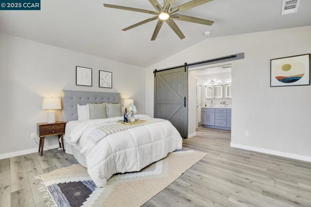 3899 Creekside Way, Oakley CA: https://media.crmls.org/mediaz/50a87ffc-233f-4d60-bd0a-cc88632bb18d.jpg