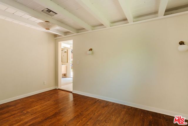 2344 Sunset Heights Drive, Los Angeles CA: https://media.crmls.org/mediaz/50a888e5-a6e6-4b3a-9cc4-ae808d10bf54.jpg