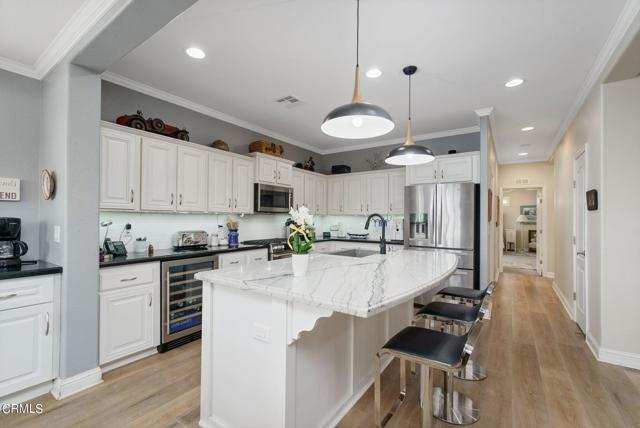 5540 W 5th Street, Oxnard CA: https://media.crmls.org/mediaz/50a8ad61-0669-4939-a28a-de159c7266c3.jpg