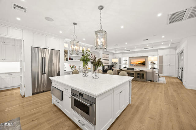 2060 Windover Road, Pasadena CA: https://media.crmls.org/mediaz/50a8ee60-9781-415f-a7f4-9016c979b001.jpg