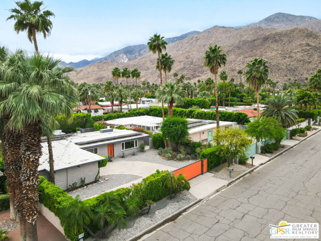 281 E Ocotillo Avenue, Palm Springs CA: https://media.crmls.org/mediaz/50a90c1e-c26c-4bd1-bf16-a13902963fdf.jpg