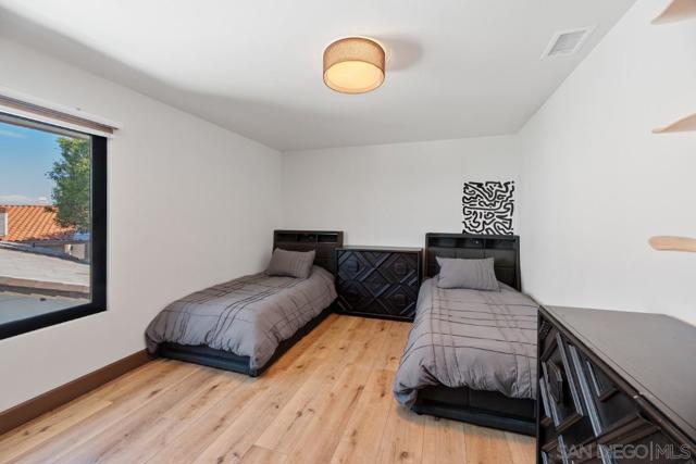 6675 Caminito Lindrick, La Jolla CA: https://media.crmls.org/mediaz/50a972ca-314b-4fb9-a8b3-5c7632790b57.jpg