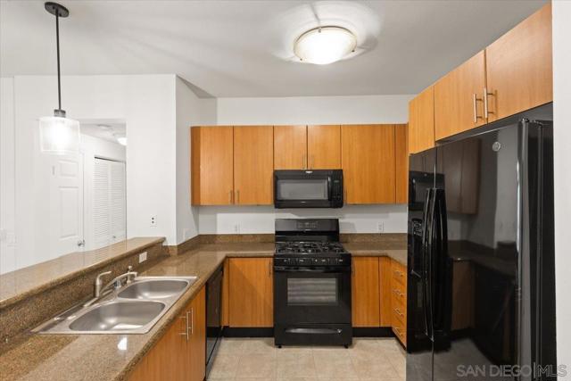 1465 C St, San Diego CA: https://media.crmls.org/mediaz/50aa3518-82d5-4aa1-9c62-2183daa9b3ad.jpg