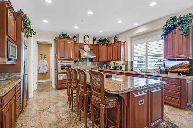 6013 Kingsmill Ter, Dublin CA: https://media.crmls.org/mediaz/50aa847a-0659-459c-ac94-34a851c9e6b6.jpg