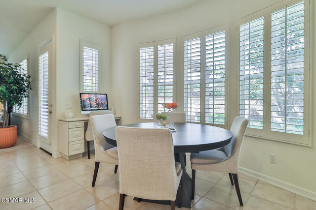 2589 Featherwood Street, Westlake Village CA: https://media.crmls.org/mediaz/50aacd23-f304-4434-ab05-767b46875894.jpg