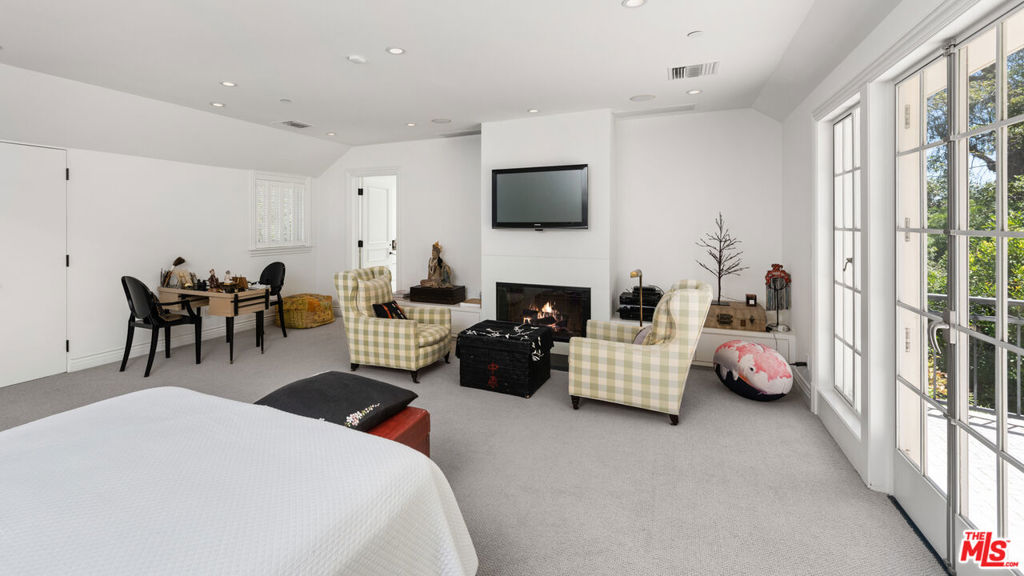 1115 N Beverly Drive