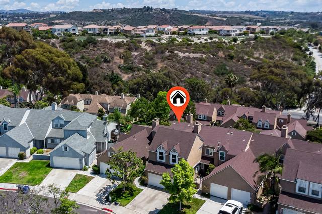4577 Essex Ct, Carlsbad CA: https://media.crmls.org/mediaz/50abb0bc-a0ce-4530-93c7-3a597feb6f44.jpg