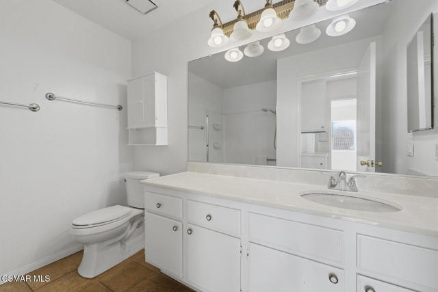 15494 Kernvale Avenue, Moorpark CA: https://media.crmls.org/mediaz/50acfb7c-dbc1-455b-b110-30b5b3c239dc.jpg