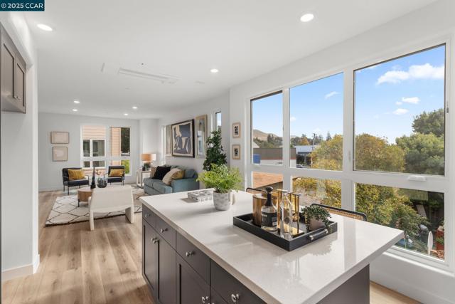 27276 Cosmo Ct, Hayward CA: https://media.crmls.org/mediaz/50ad463d-8331-4621-8fdf-ff794c9b282e.jpg