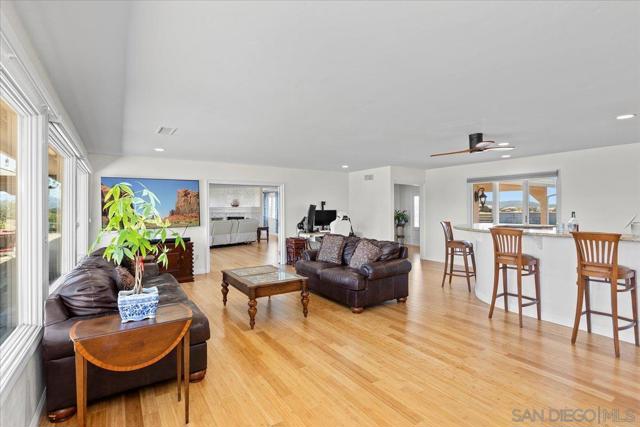 20403 Rancho Villa Rd, Ramona CA: https://media.crmls.org/mediaz/50ae31f0-248b-43e4-a82a-e3c20d87ded5.jpg