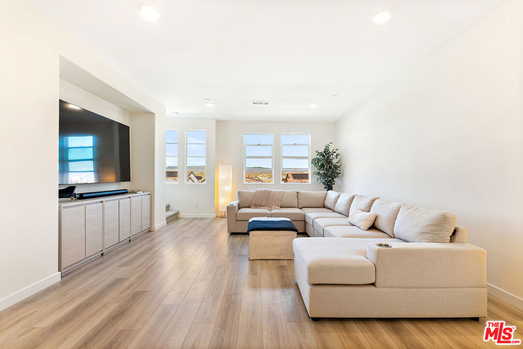 27121 Valley Oak Place