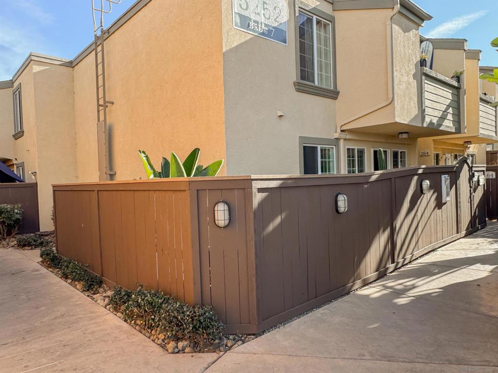 5252 Balboa Arms Drive - photo 11