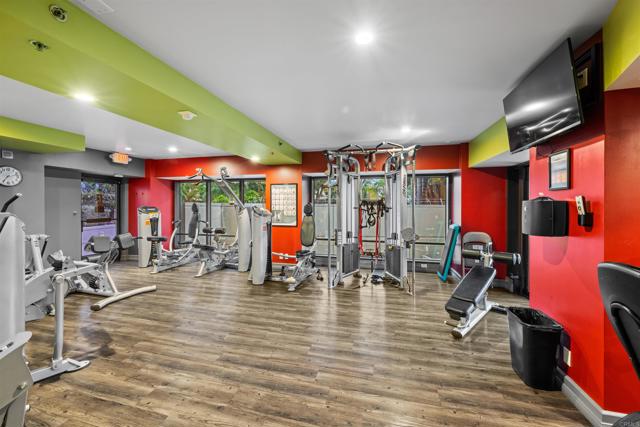 100 Harbor Drive, San Diego CA: https://media.crmls.org/mediaz/50b0565d-2e8c-41d5-a1e8-8ad3b815cbe4.jpg